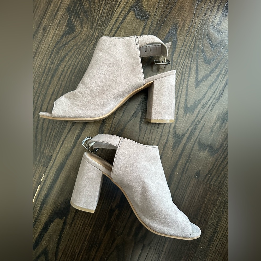 Peep-Toe Sandals